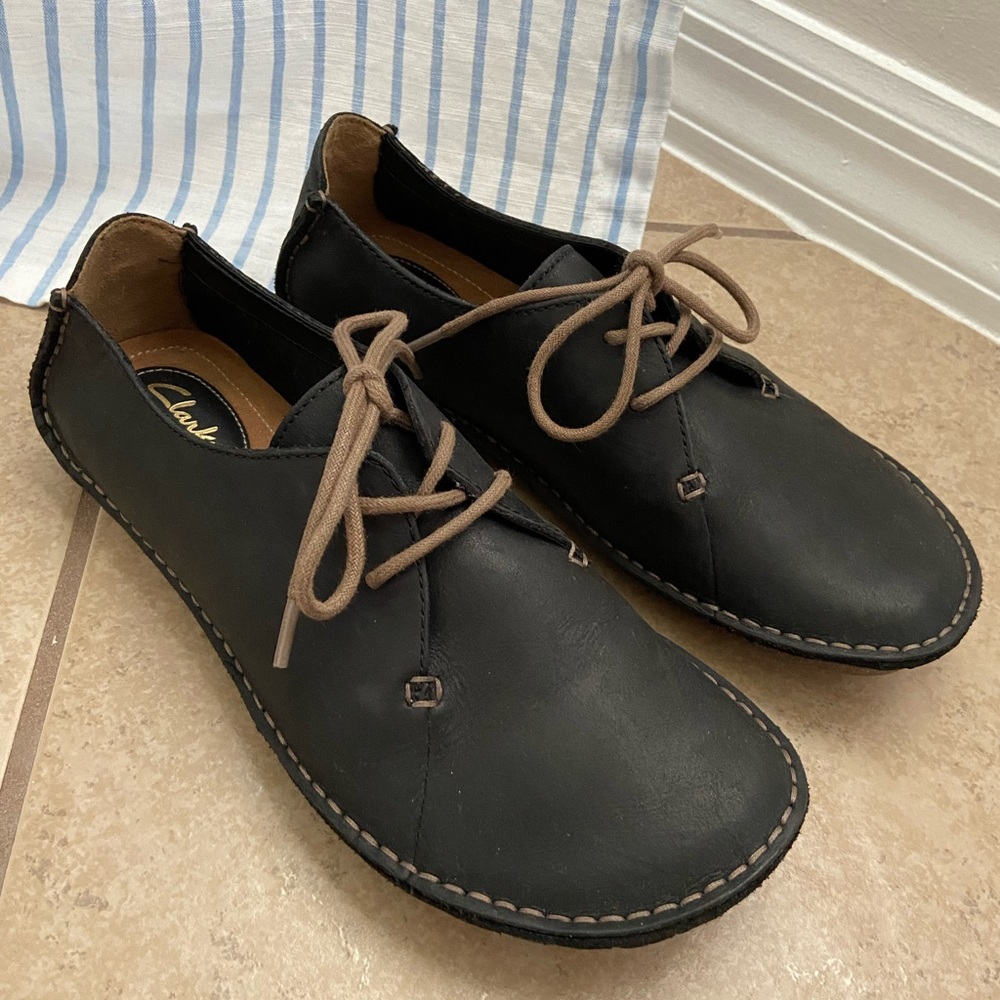 Womens Clarks Artisan Leather Shoes Size 8